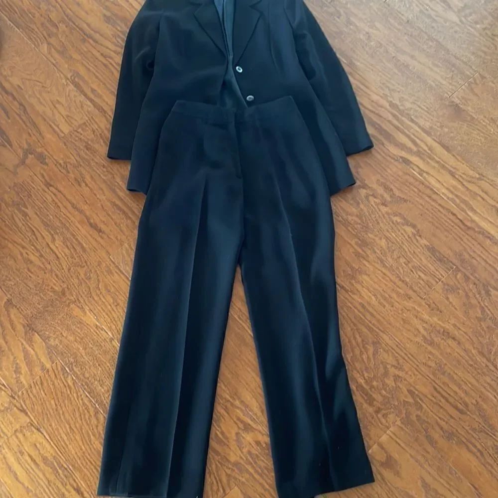Black suit set - Picture 2 of 2